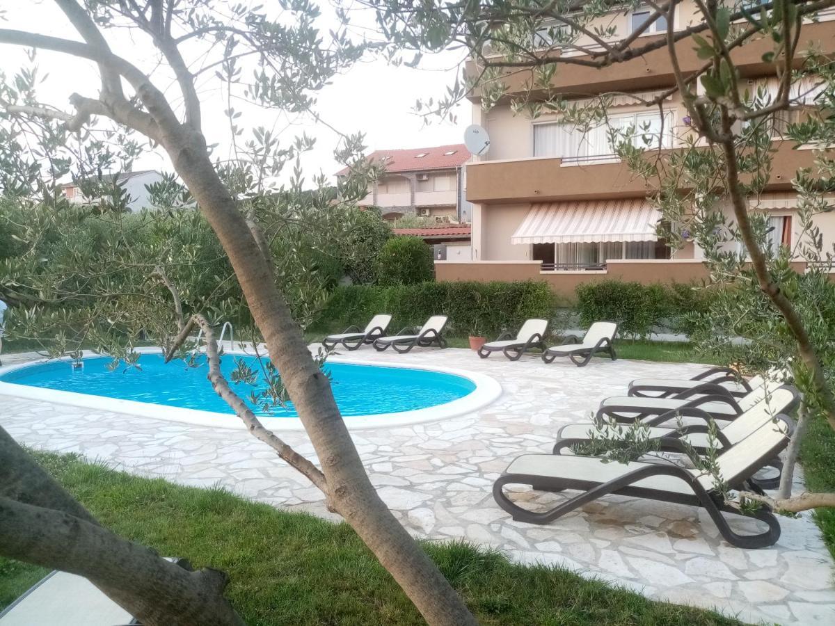 Apartment Arba 1 With Heated Pool Раб Екстериор снимка